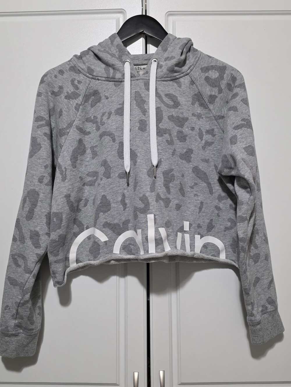 Calvin Klein Performance Gray Leopard Logo Cut Out Cropped Hoodie Sweatshirt M